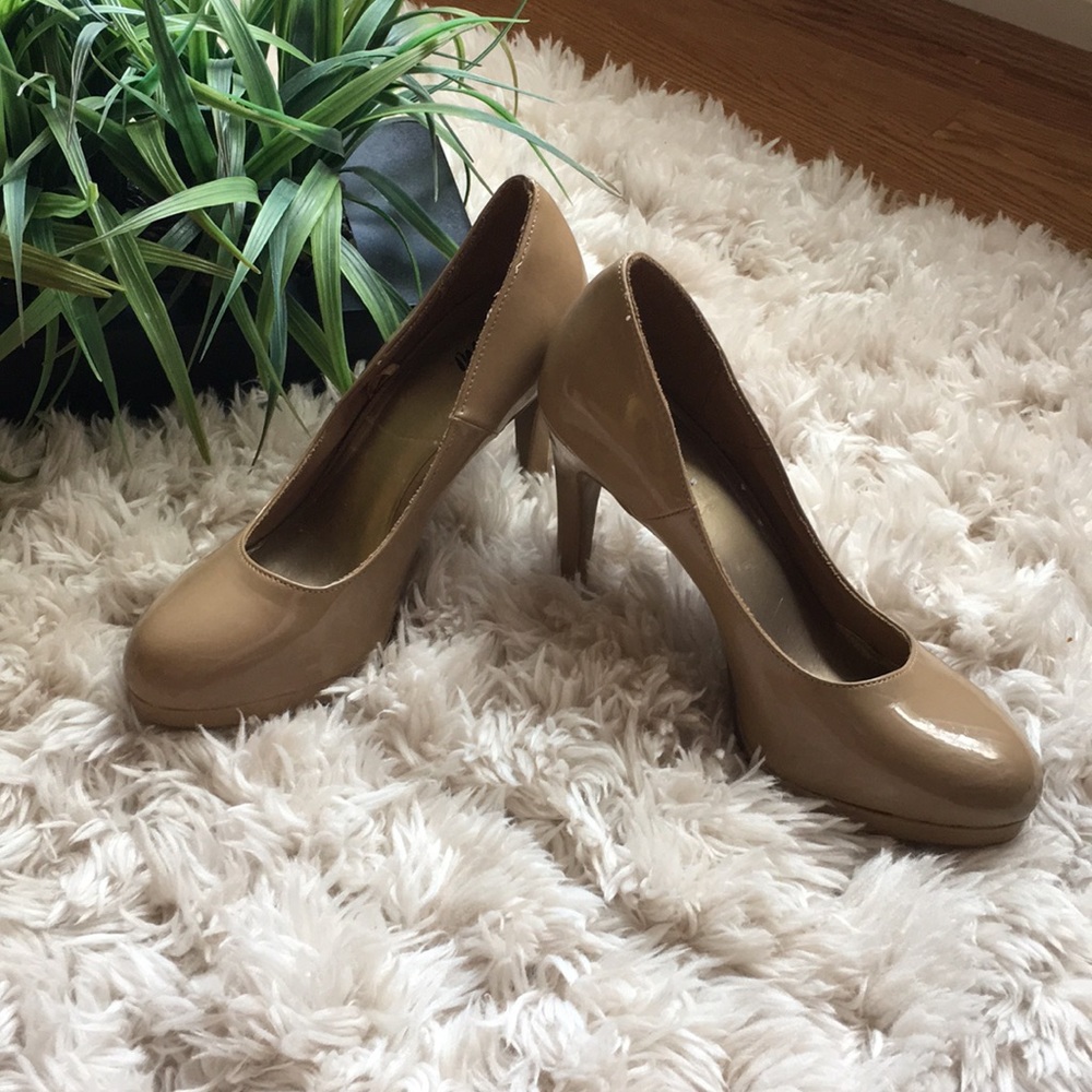❤️5/$13 Nude heels